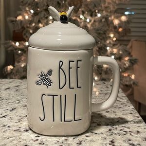 Retired Rae Dunn “bee still” mug